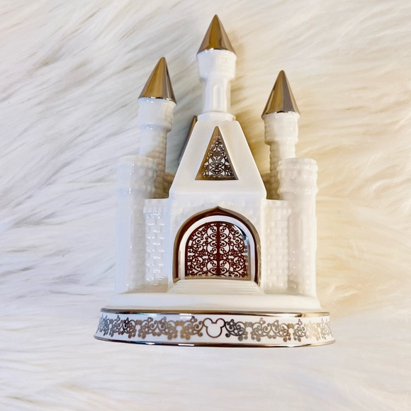 NEW Disney Fantasyland‎ Castle Figure - Picture 9 of 9